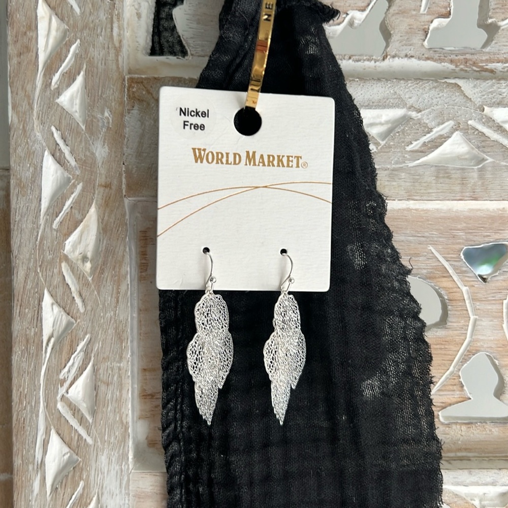 Leaf earrings 🍃